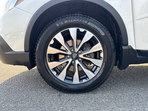 Used 2017 Subaru Outback 3.6R Limited w/ Popular Package #5 AWD/4WD image 27