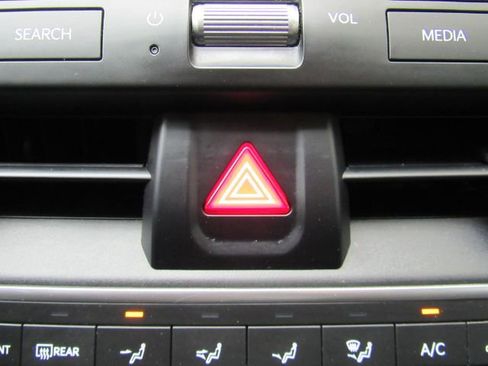 Used 2025 Kia K4 LXS image 37