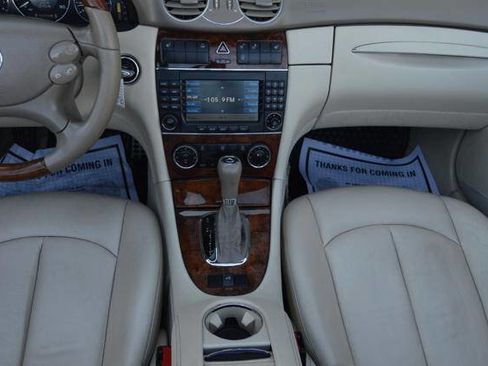 Used 2008 Mercedes-Benz CLK 350 Cabriolet image 26