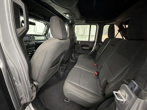 Used 2018 Jeep Wrangler Unlimited Sport S AWD/4WD image 12