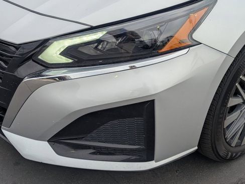 Used 2024 Nissan Altima 2.5 SV image 11