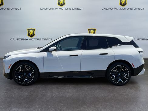 Used 2023 BMW iX xDrive50 w/ Sport Package AWD/4WD image 8