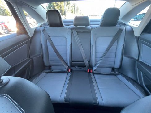 Used 2025 Volkswagen Jetta SE image 38