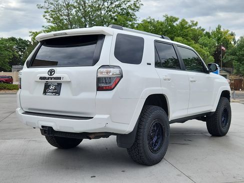 Used 2024 Toyota 4Runner SR5 Premium w/ SR5 Premium Package AWD/4WD image 3