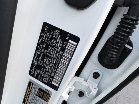 Certified 2025 Genesis GV80 2.5T Prestige image 27