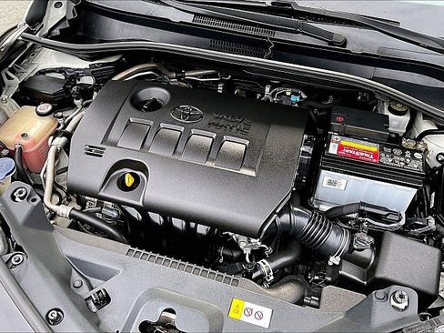 Used 2020 Toyota C-HR 4d SUV XLE image 33