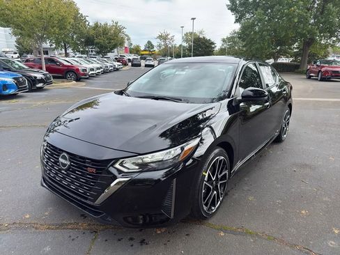 New 2025 Nissan Sentra SR image 3