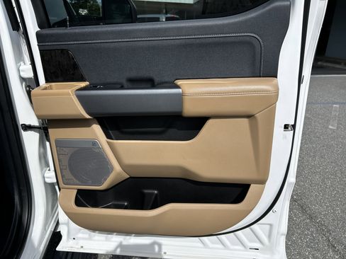 Certified 2025 Ford F250 Lariat w/ Black Appearance Package AWD/4WD image 18