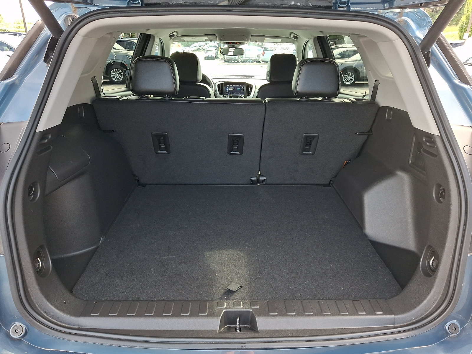 Used 2024 GMC Terrain SLT AWD/4WD image 28