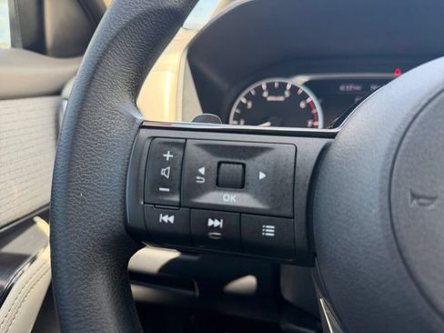 Used 2023 Nissan Rogue SV FWD image 22