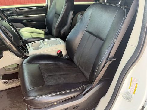 Used 2019 Dodge Grand Caravan SXT FWD image 36