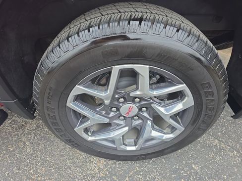Used 2024 GMC Sierra 1500 SLT w/ SLT Premium Plus Package image 13