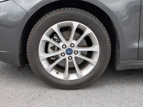 Used 2019 Ford Fusion SE image 5