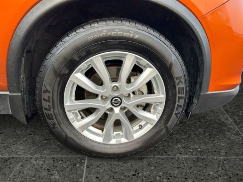 Used 2020 Nissan Rogue SV image 9