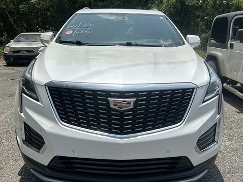 Used 2020 Cadillac XT5 Premium Luxury FWD image 2
