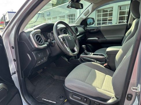 Used 2020 Toyota Tacoma SR5 AWD/4WD image 14
