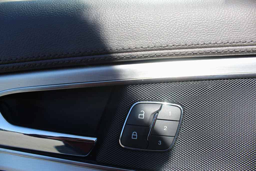 Used 2019 Lincoln Nautilus FWD image 12