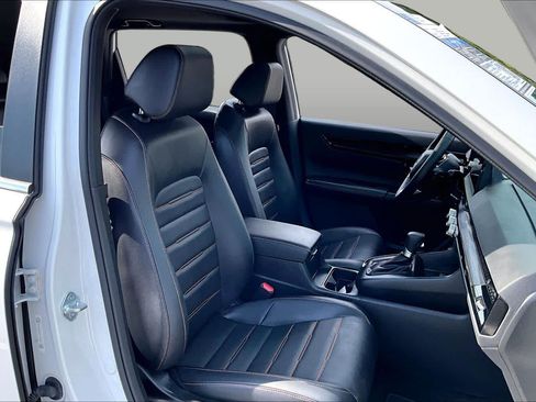 Used 2024 Honda CR-V Sport Touring image 9