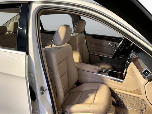Used 2014 Mercedes-Benz E 350 4MATIC Sedan image 7