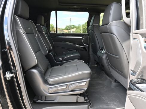 New 2025 Cadillac Escalade ESV Premium Luxury w/ LPO, Radiant Package image 25