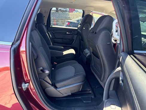Used 2017 Chevrolet Traverse LT w/ Style and Technology Package FWD image 13
