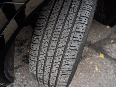 Certified 2025 Audi Q5 2.0T Premium Plus image 14