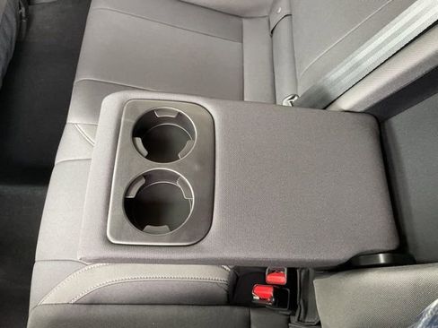 Used 2025 Subaru Crosstrek 2.0i Premium image 27