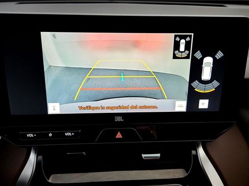 Certified 2024 Toyota Venza XLE image 42