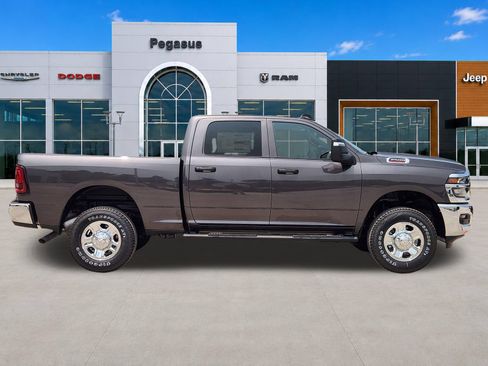 New 2026 RAM 2500 Tradesman AWD/4WD image 7