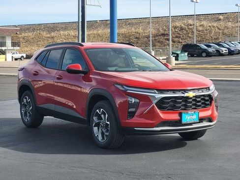 New 2026 Chevrolet Trax LT image 3