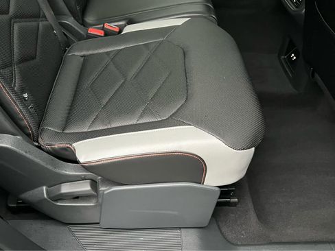 Used 2024 Volkswagen Atlas Peak Edition SE AWD/4WD image 22