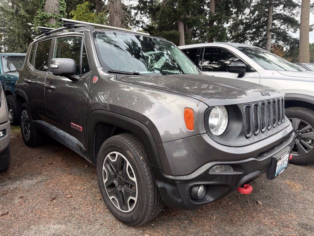 Used 2016 Jeep Renegade Trailhawk AWD/4WD image 3