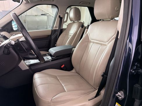 Used 2018 Land Rover Discovery HSE AWD/4WD image 5