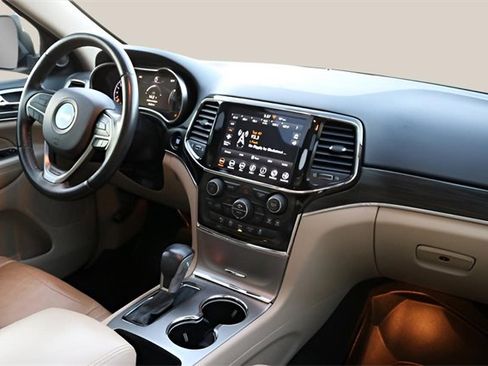 Used 2022 Jeep Grand Cherokee Limited image 19