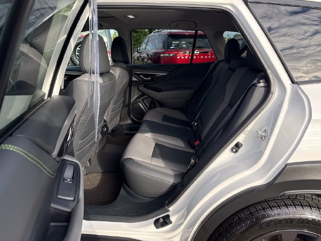 Used 2025 Subaru Outback Onyx Edition AWD/4WD image 13