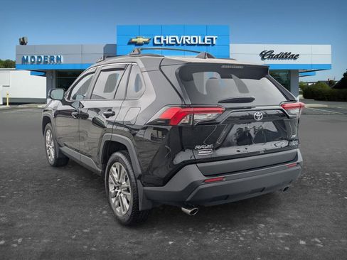 Used 2025 Toyota RAV4 XLE Premium image 7