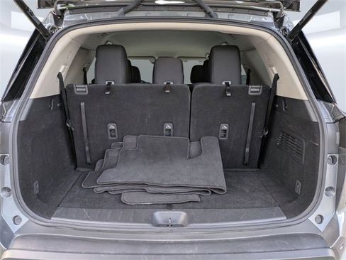 Used 2025 Nissan Pathfinder SV image 13