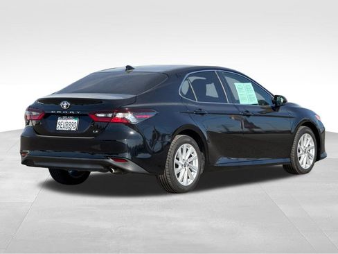 Used 2023 Toyota Camry LE FWD image 5