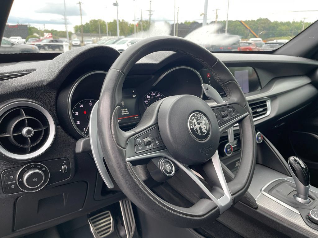 Used 2018 Alfa Romeo Stelvio Ti Sport AWD/4WD image 16