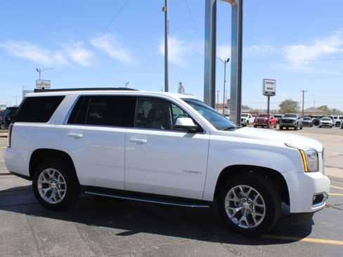 Used 2018 GMC Yukon SLT w/ Open Road Package AWD/4WD image 4