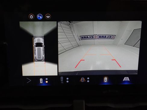 New 2026 Chevrolet Equinox RS w/ Convenience Package III FWD image 30