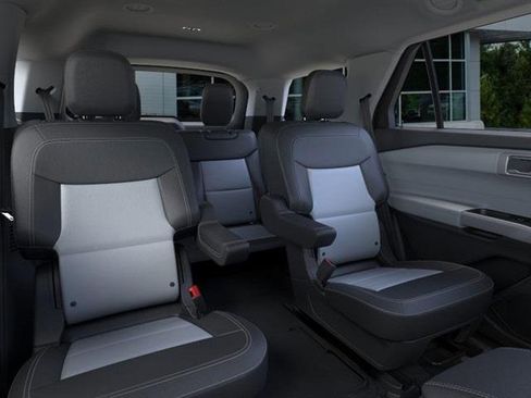 New 2024 Ford Explorer XLT w/ Equipment Group 202A image 11