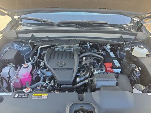Used 2025 Toyota Grand Highlander XLE image 31