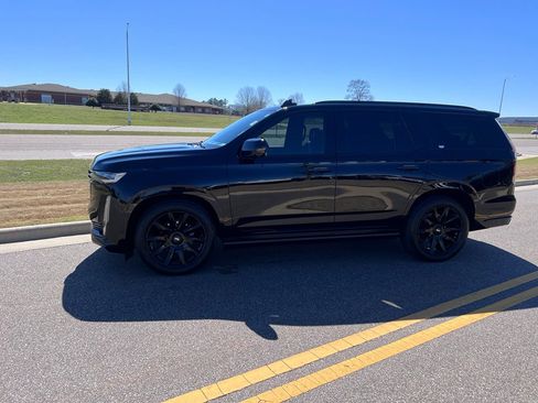 Used 2024 Cadillac Escalade Premium Luxury Platinum image 8