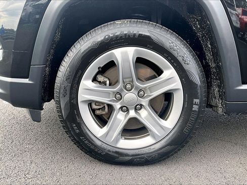 Used 2023 Jeep Compass Latitude AWD/4WD image 9