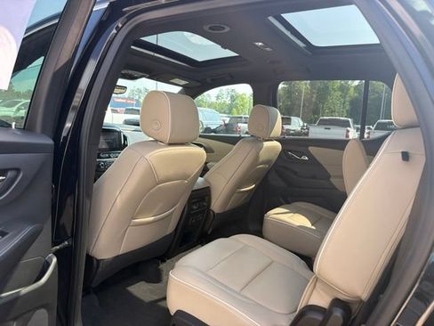 Used 2023 Chevrolet Traverse Premier AWD/4WD image 16