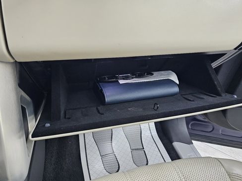 Used 2016 Land Rover Range Rover HSE image 36