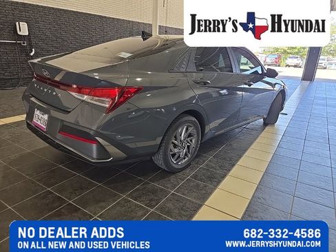 Used 2024 Hyundai Elantra SEL FWD image 6