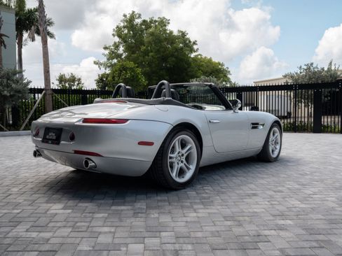 Used 2002 BMW Z8 RWD image 3