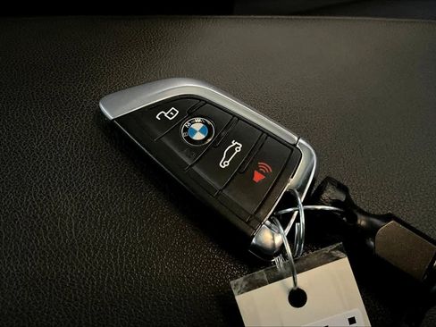 Used 2019 BMW 330i Sedan w/ Convenience Package image 14